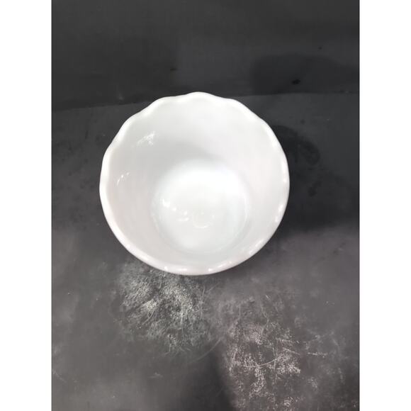 Vintage E. O. Brody Co Honeycomb Milk Glass Footed Vase MJ-42 - Picture 6 of 9